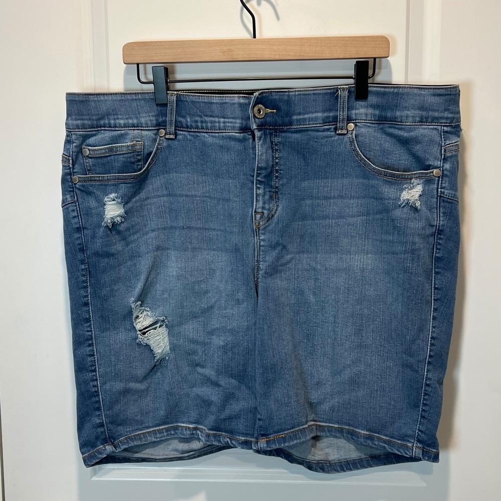Torrid Womens Denim Shorts Distressed Blue Size 22